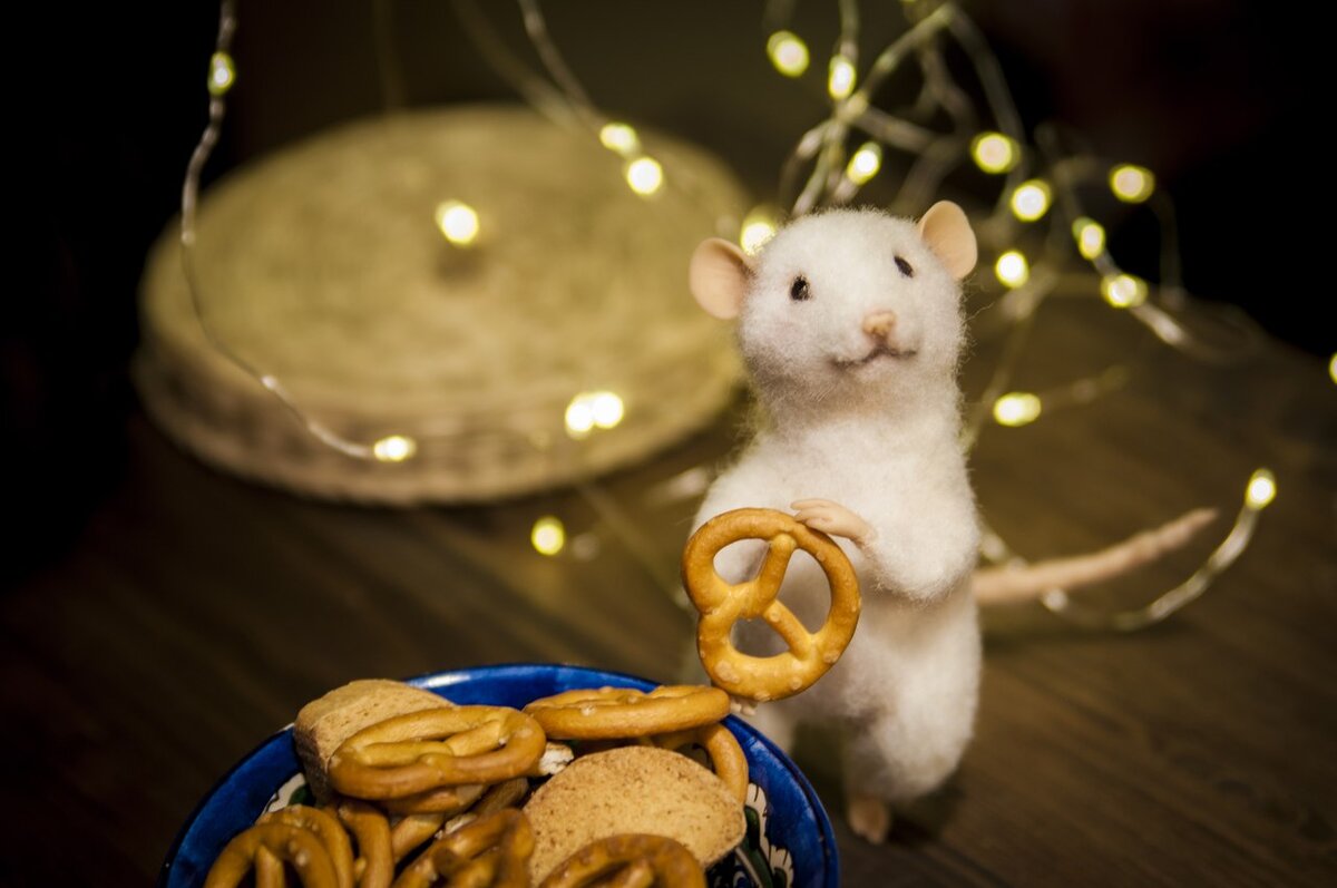 Мышки у меня получаются особенно забавно - одна из моих любимых работ. 