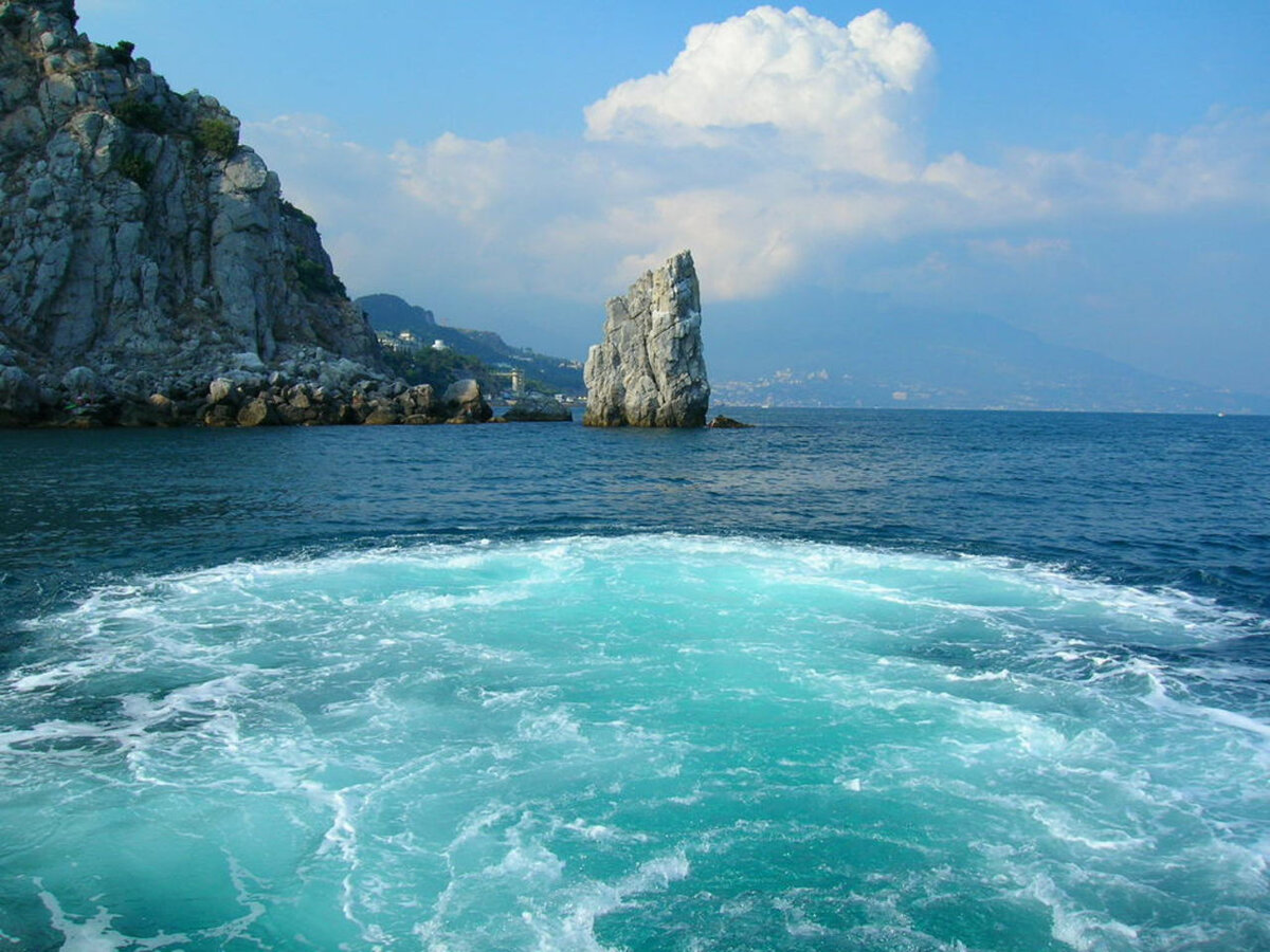 Вода в крыму на море