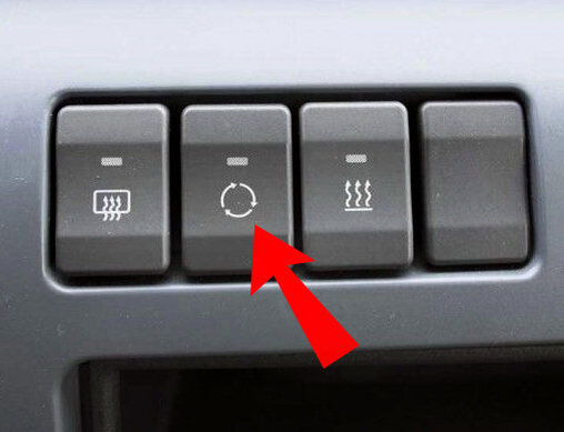 Что будет, если нажать на такую кнопку в дождь? Ответ выше по ссылке.