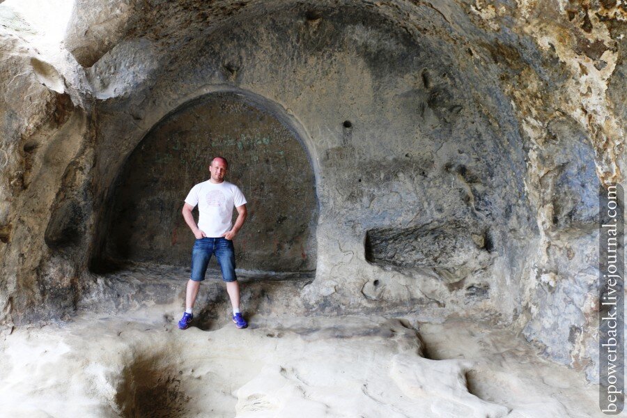 Пещерный город Уплисцихе Грузия. Древний пещерный город Уплисцихе. Уплисцихе подземные печи. Дегустация в Уплисцихе.