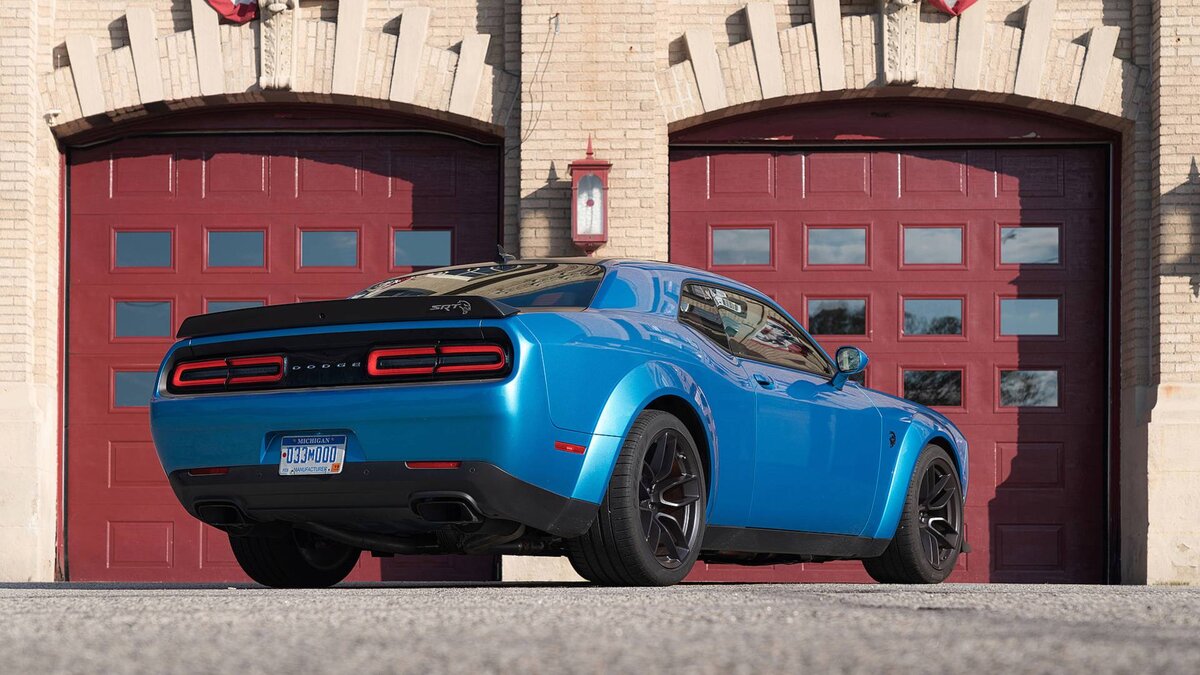 Mustang dodge Challenger 2019