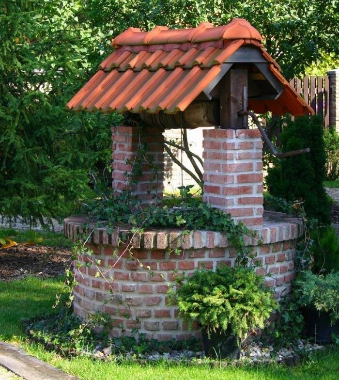 Деревянный домик для колодца купить в СПб и Ленобласти недорого