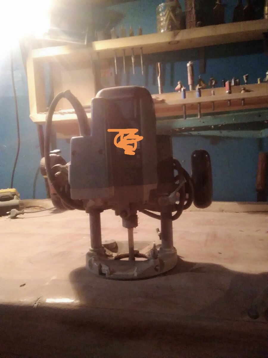 Лучшее изобретение человечества:) Ручной фрезер.. Сотни, а то и тысячи операций способен выполнять этот малец.. Вот без всякого преувеличения!