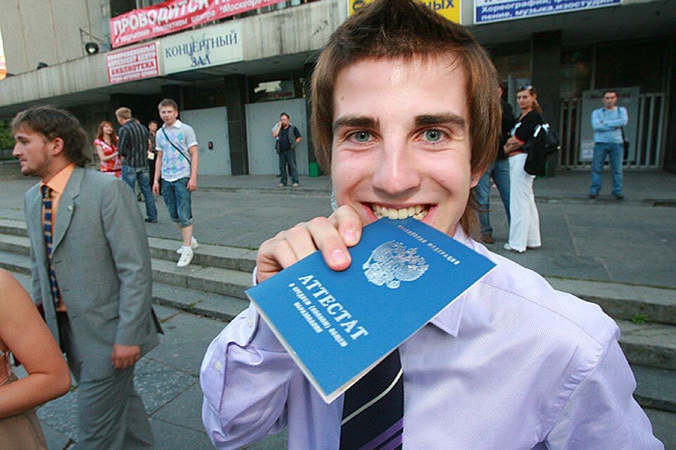 Согласно опросу, проведенному Рострудом в 2017 году, по специальности работает всего четверть выпускников.