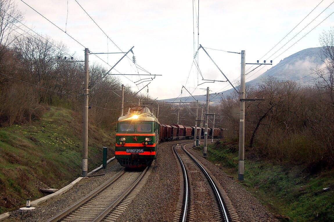 Рис. 1. Встречный поезд