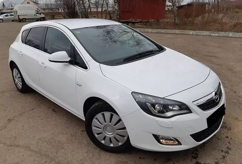 Днище модели подвержено гниению.