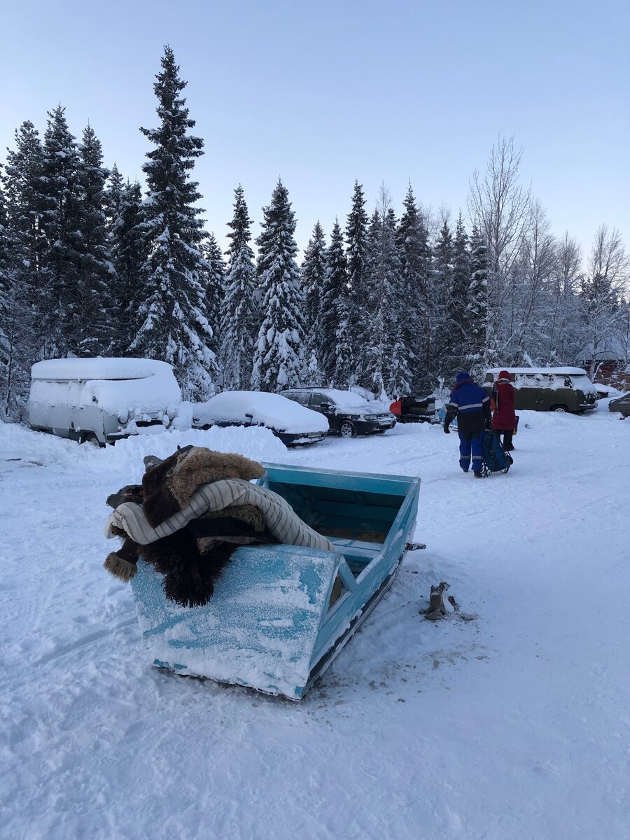 Сани запружённые бураном