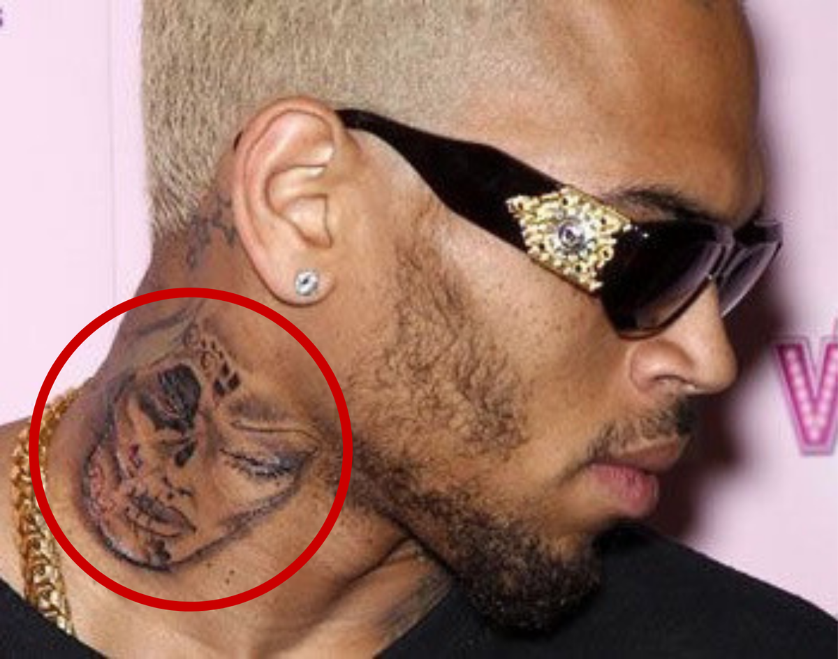 Тату избитой девушки на шее Криса Брауна