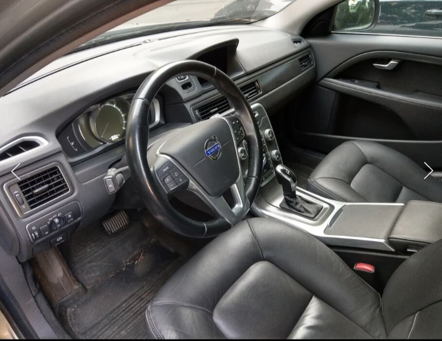 Кроссовер VOLVO XC70