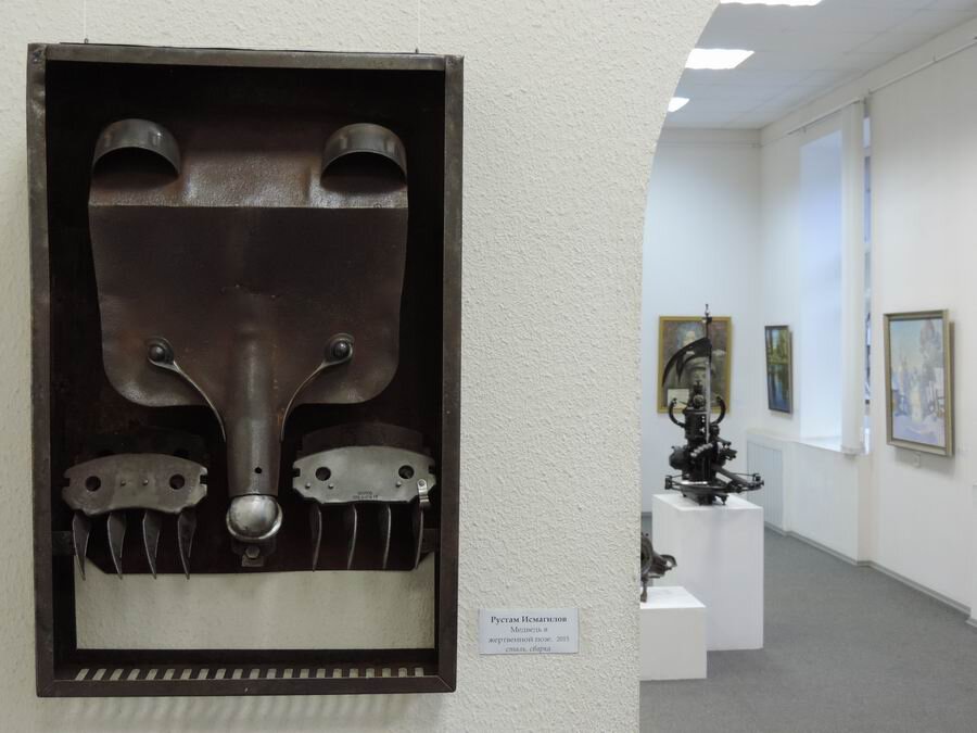 На дальнем плане виднеется экспонат, который мне больше всего понравился. 