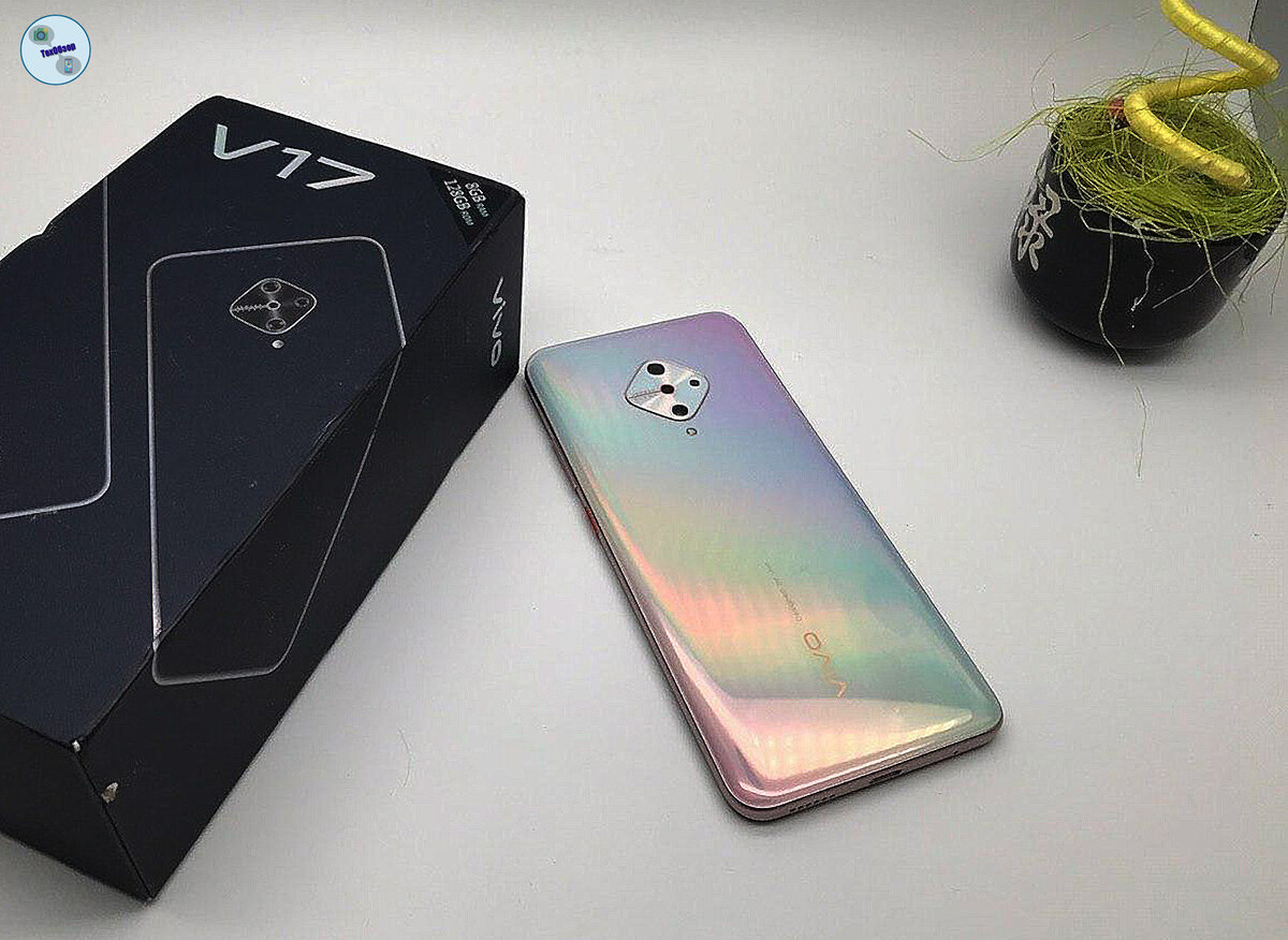 Смартфон Vivo V17