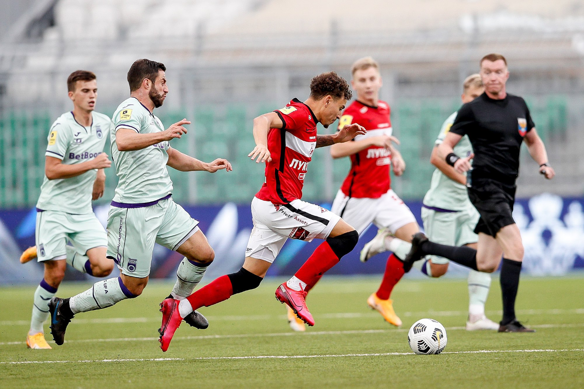 "Уфа" - "Спартак", в атаке форвард Джордан Ларссон. Фото из интернета.