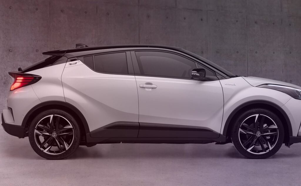 Toyota C-HR GR Sport / Источник: Autoexpress