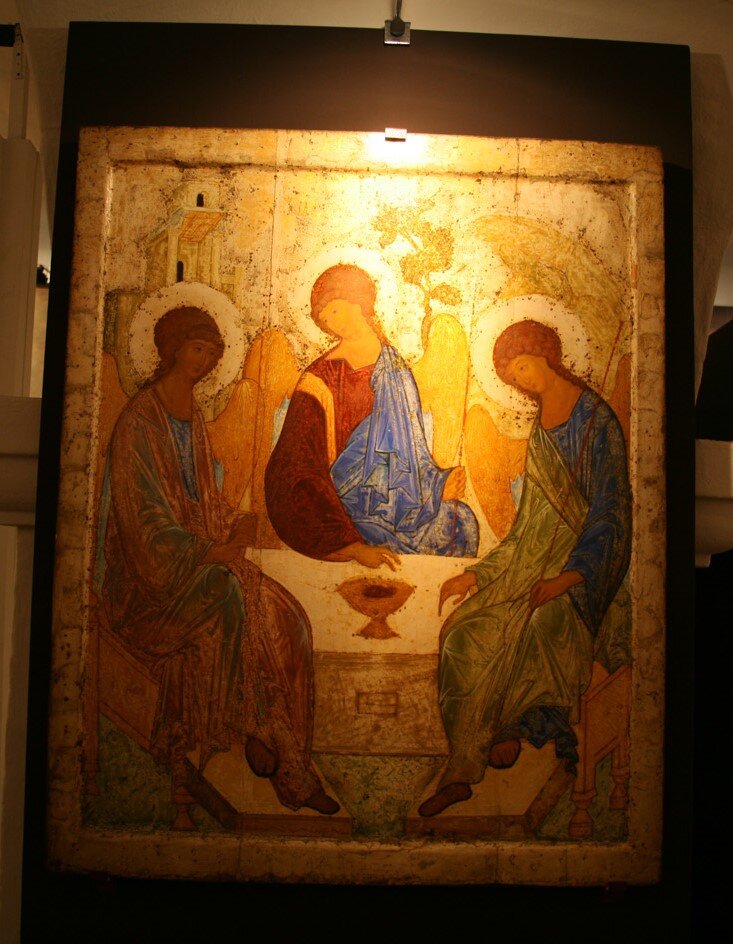 Икона "Троица" Андрея Рублева, написанная для Троицкого собора Троице-Сергиевой Лавры. Сейчас находится в Третьяковской галерее. Фото автора