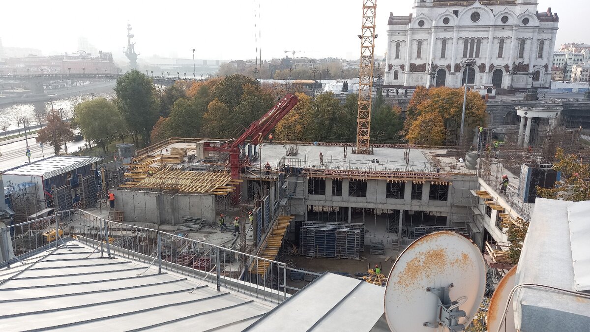 ...А теперь это. Фото 103 года спустя... стыдитесь, ой, то есть гордитесь предки!