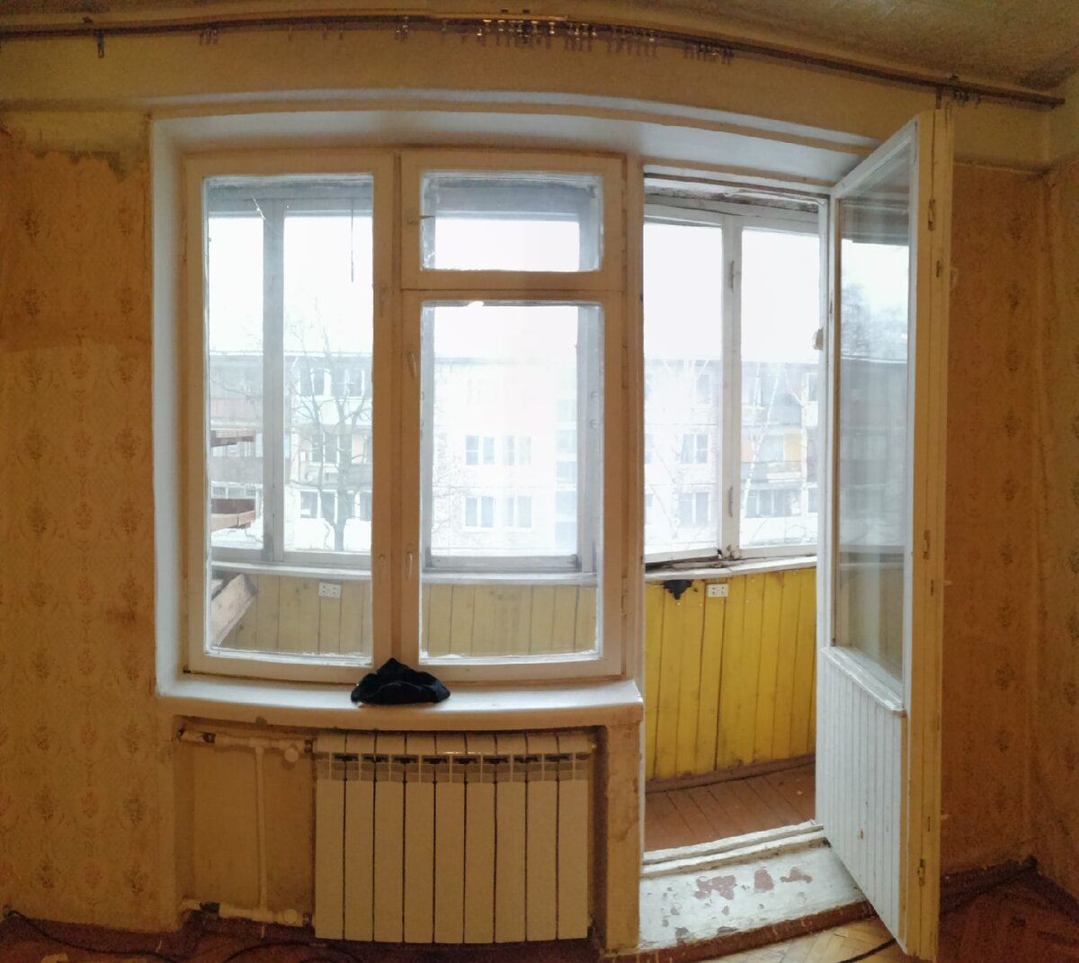 Старый балконный блок