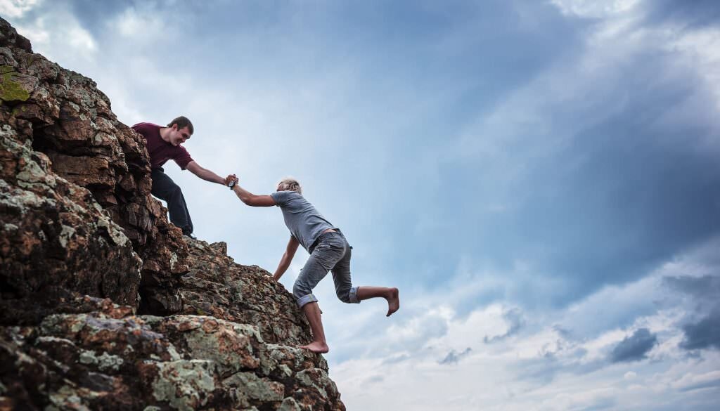 Поддержи того, кому ты нужен. 