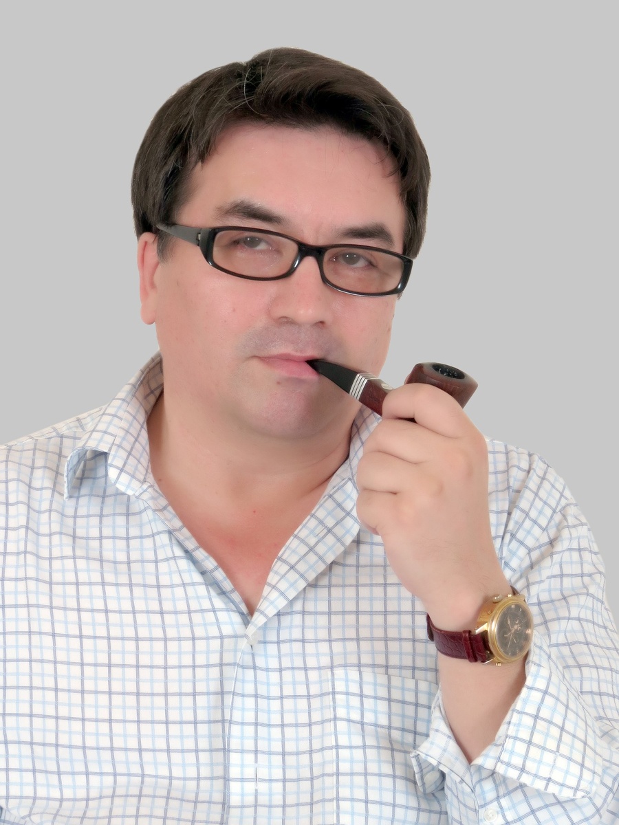 Эльдар Кнар.    https://sun9-49.userapi.com/c623417/v623417748/43f5a/aGxLzU6BwMc.jpg