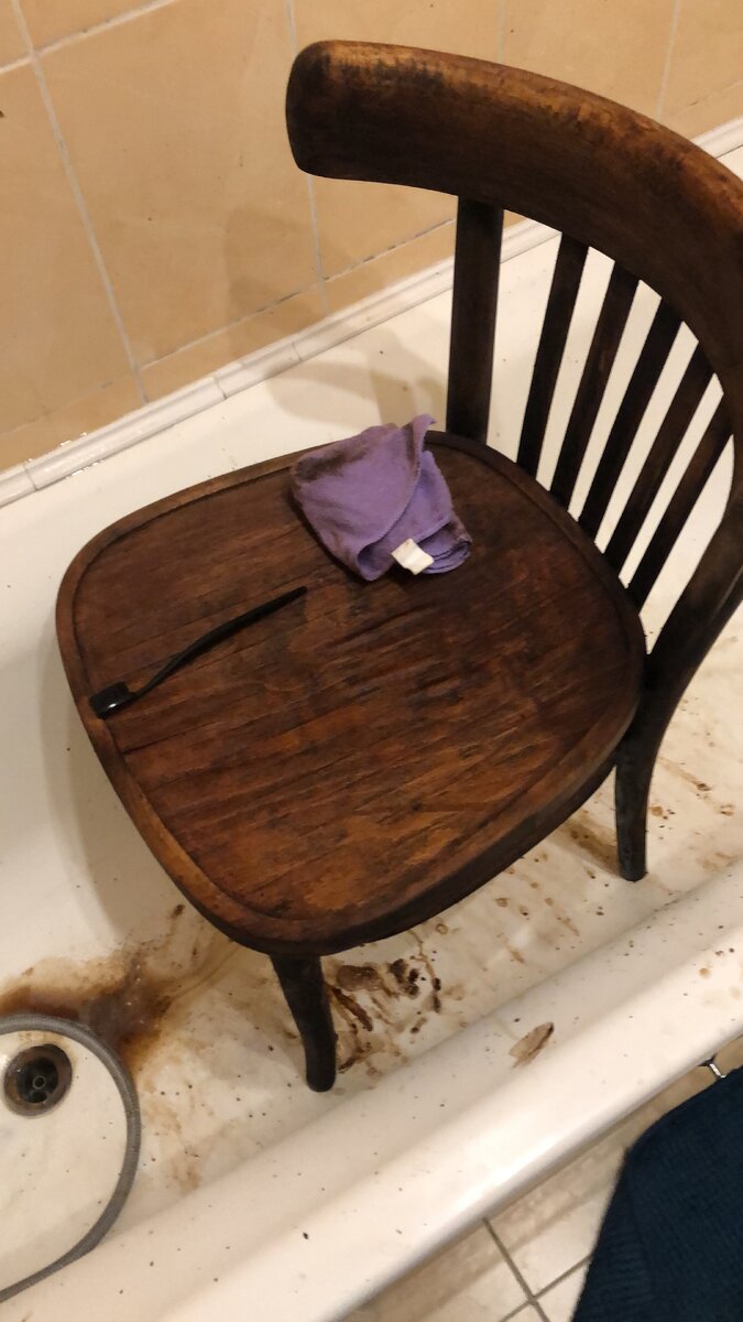 Вместе с грязью смылось и часть старого покрытия