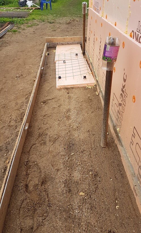 Придется наращивать утеплитель и делать траншейку под замок