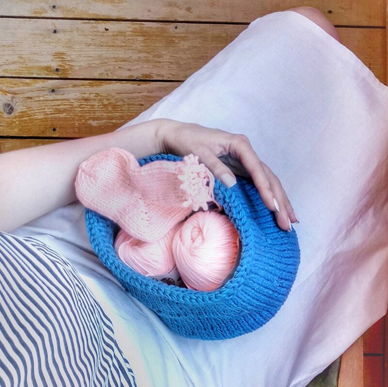 Летнее фото из давнего архива. Последний раз, когда вязала пятку бумерангом. Пряжа нежненькая - Milk Cotton от Color City