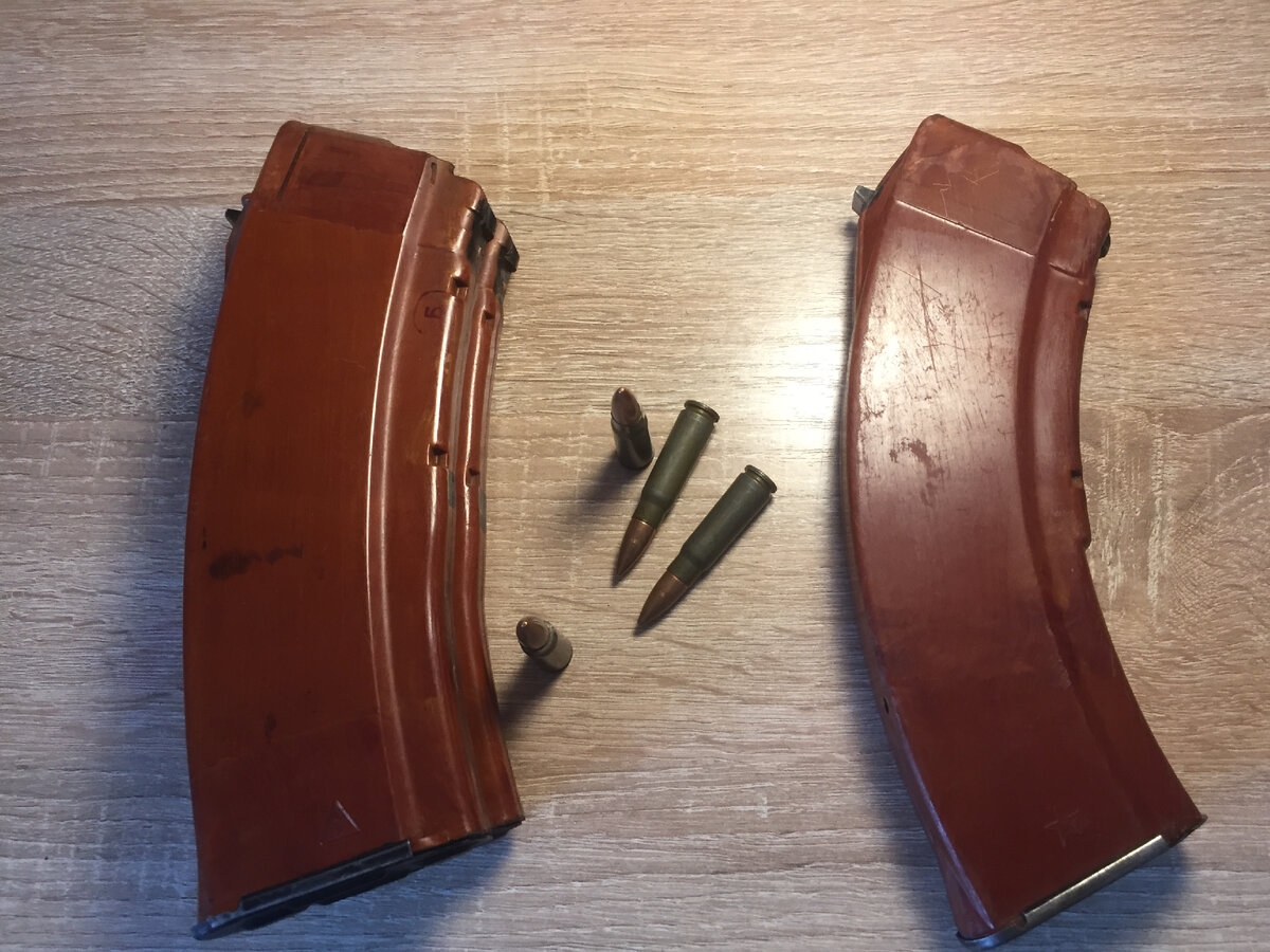 Патроны 7,62х39 мм, один из наиболее распространенных в РФ патронов для охотничьего оружия. В тоже время релоад таких патронов просто экономически невыгоден, особых характеристик от него добиться нельзя, а стоимость переснаряжения будет равна стоимости патрона в магазине