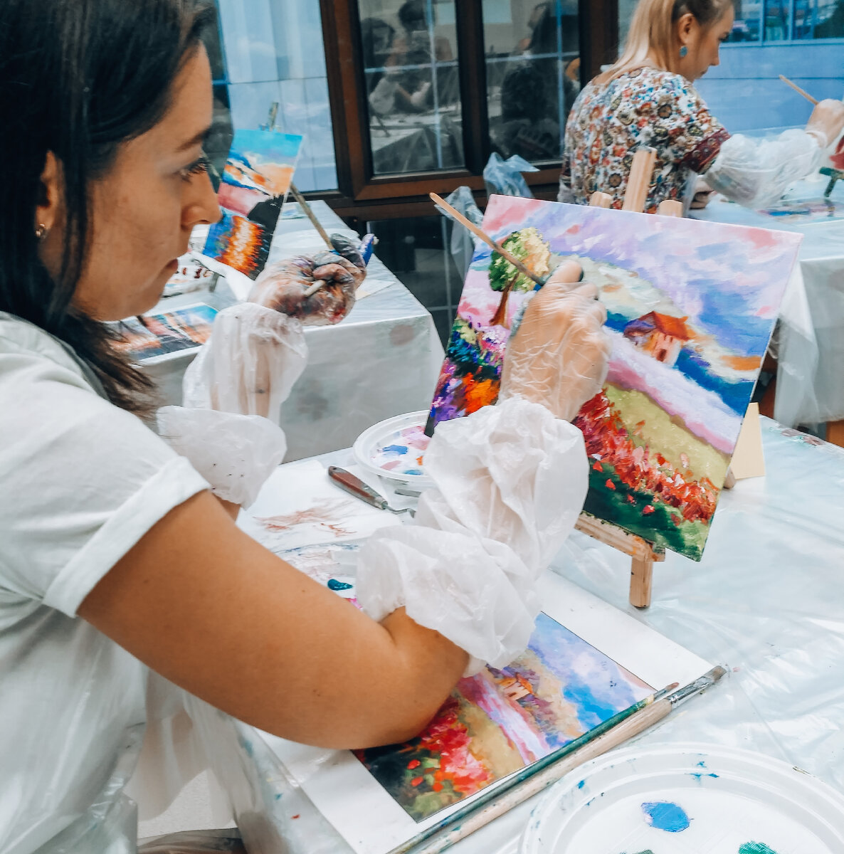 2017, фото автора, которая начала искать себя и впервые пробует рисовать маслом