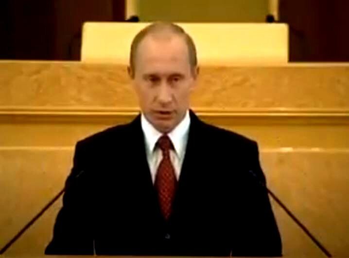 Путин. Послание Федеральному Собранию 2005 год (кадр трансляции)