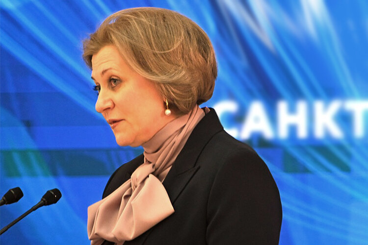 Через три дня после того, как главный санитарный врач РФ Анна Попова ввела радикальные послабления, коронавирус снова напомнил о себе. Фото: kremlin.ru