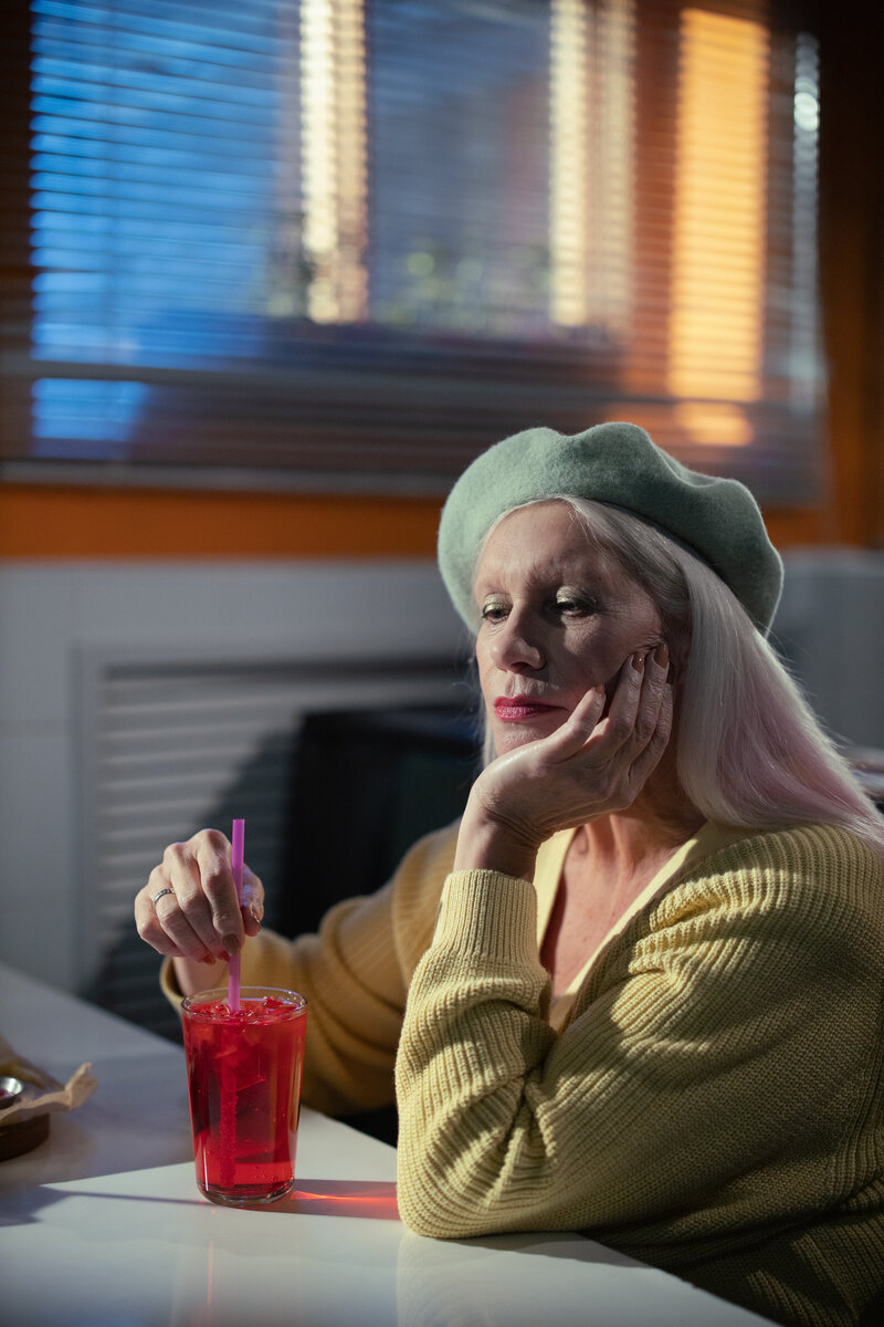 Оставайтесь в жизни, даже не смотря на пенсионный возраст. Жизнь может быть захватывающей и после 60-ти лет. 