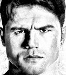 2) Сауль АльваресСтрана: Мексика
Возраст: 32 года
57-2-2, 39 KOКанело — олицетворение звезды бокса: запоминающаяся внешность, непонятная, но ощутимая маститость и солидность, огромные прибыли и, что главное, успешность в своём деле. Да не просто успешность, а неподдельный талант и любовь к занятию. Чего только стоят четыре покорённых весовых дивизиона. Долгое время занимал №1 в «паунде», но в мае попытался отобрать пояс WBA Super у полутяжа Дмитрия Бивола. Канело потерпел болезненное поражение, но утверждает, что примет бой-реванш. Но это потом. Сперва трилогия с Геннадием Головкиным.