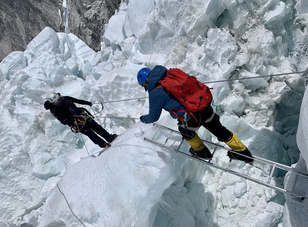 A que temperatura hierve el agua en el everest