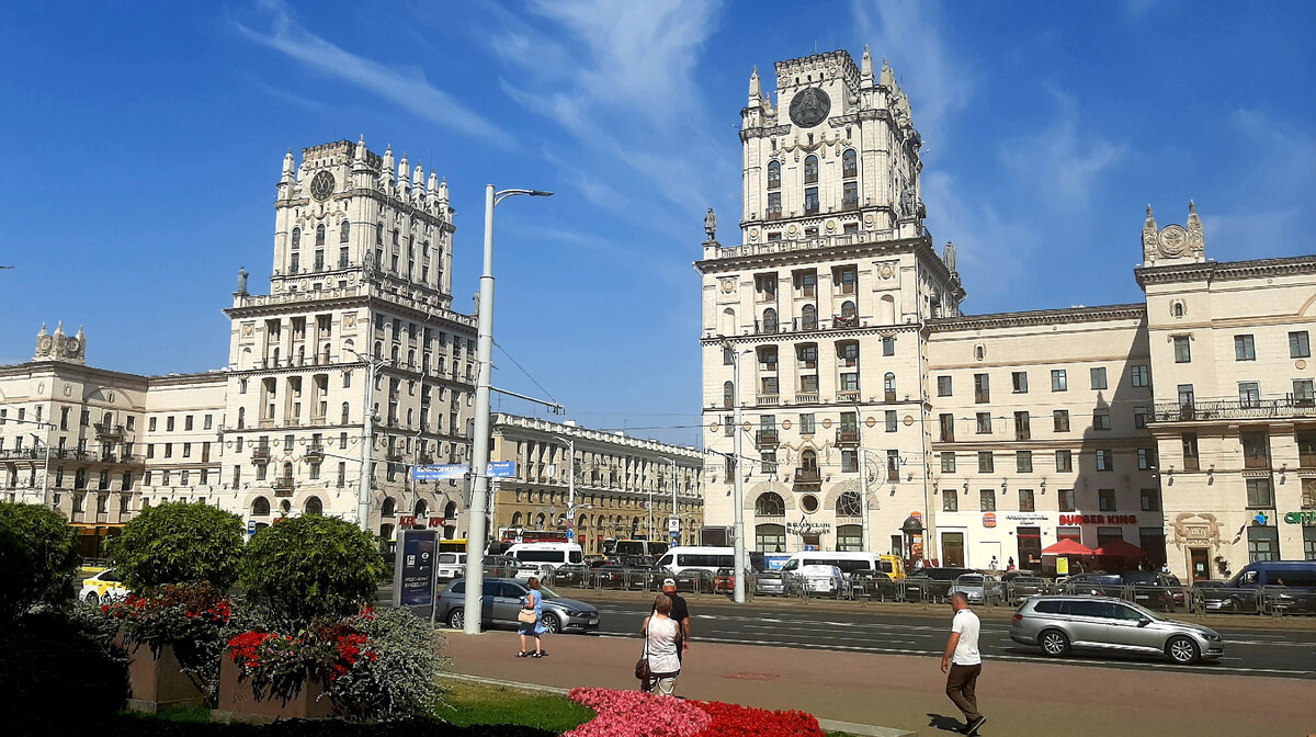 Фото автора. «Ворота Минска» встречают приезжих на Привокзальной площади.