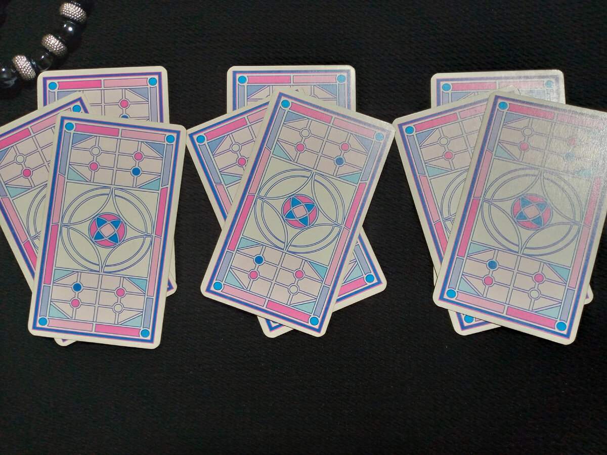 Слева направо - первый, второй, третий вариант.