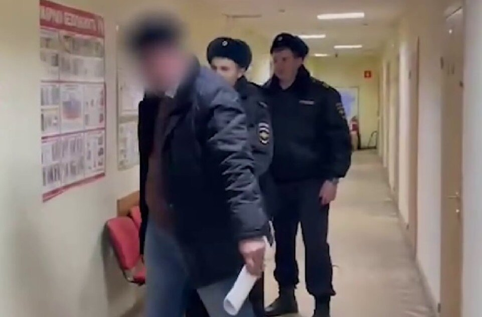     Мужчину задержали. Фото: СУ СКР по Волгоградской области.