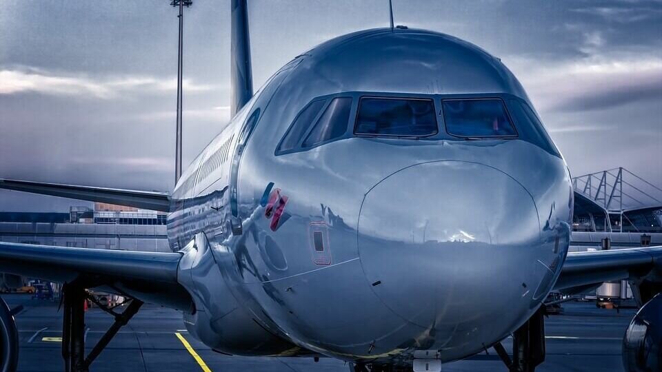     По данным тг-канала Aviaincident, 5 февраля лайнер авиакомпании UTair совершил экстренное приземление в Рощино. Одному из пассажиров стало плохо, командир самолёта объявил сигнал срочности.