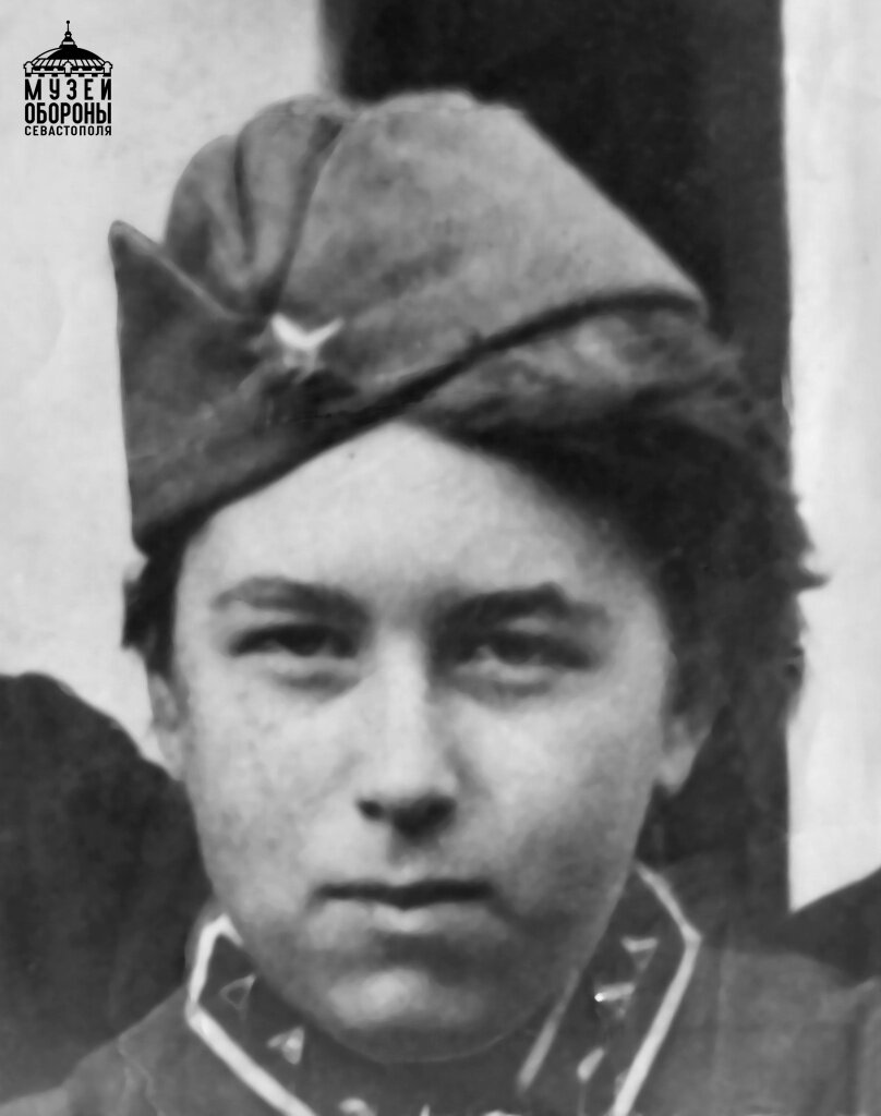 Подольская Зина. Фото 1942 г.