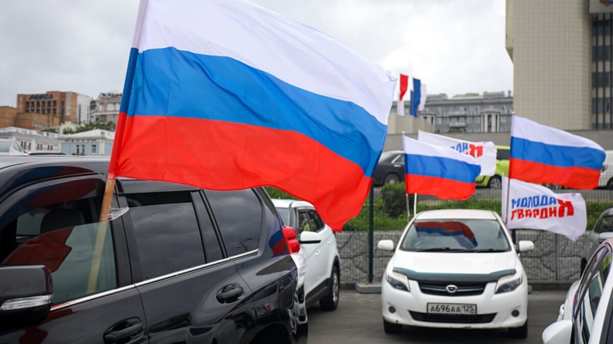     В Приморье отметят День Государственного флага России. Одним из ключевых событий праздника станет автопробег в дальневосточной столице.