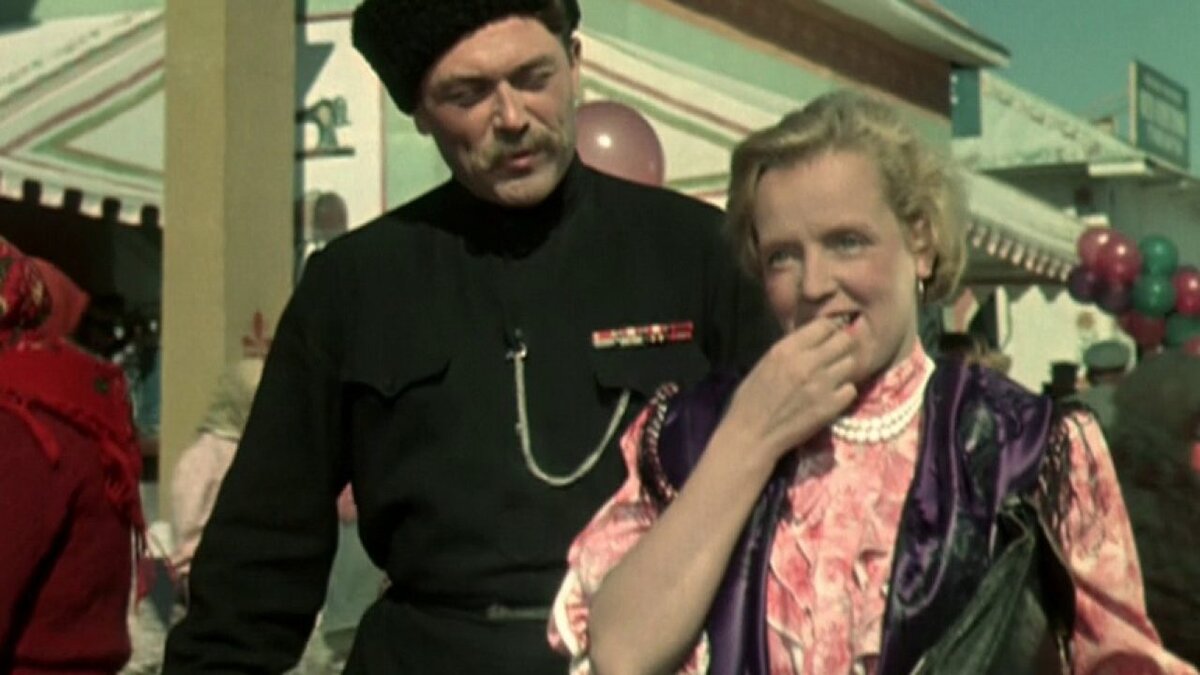 Сергей Лукьянов и Марина Ладынина в фильме "Кубанские казаки", 1949