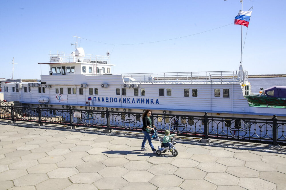    В Сургутский район прибыла плавполиклиника: расписание работы