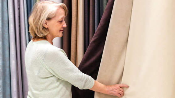    Выбираем модные шторы: дизайнер интерьеров назвала 4 актуальных оттенка Алина Городниченко