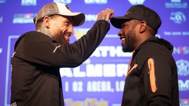    Аарон Чалмерс и Флойд Мейвезер. Соцсети