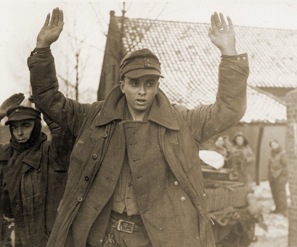 Советский солдат. Листовка от немцев о сдаче в плен. Изменения в пьере после плена