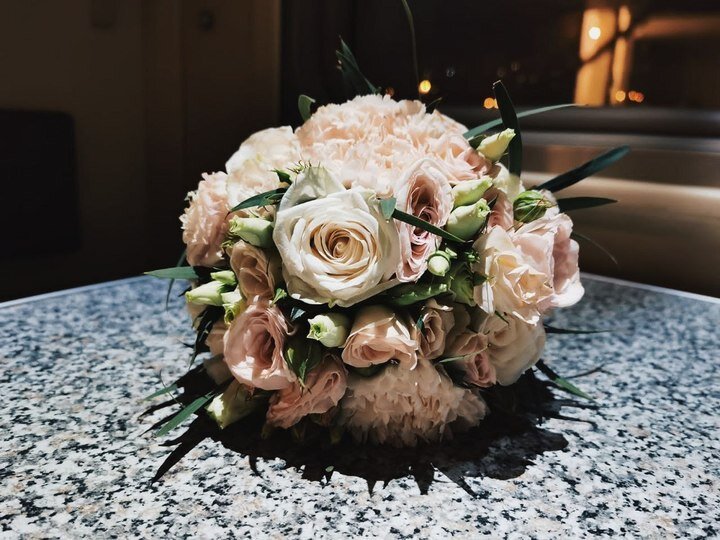     Розы бывают разные - белые, желтые, красные... / Анастасия Дудалова