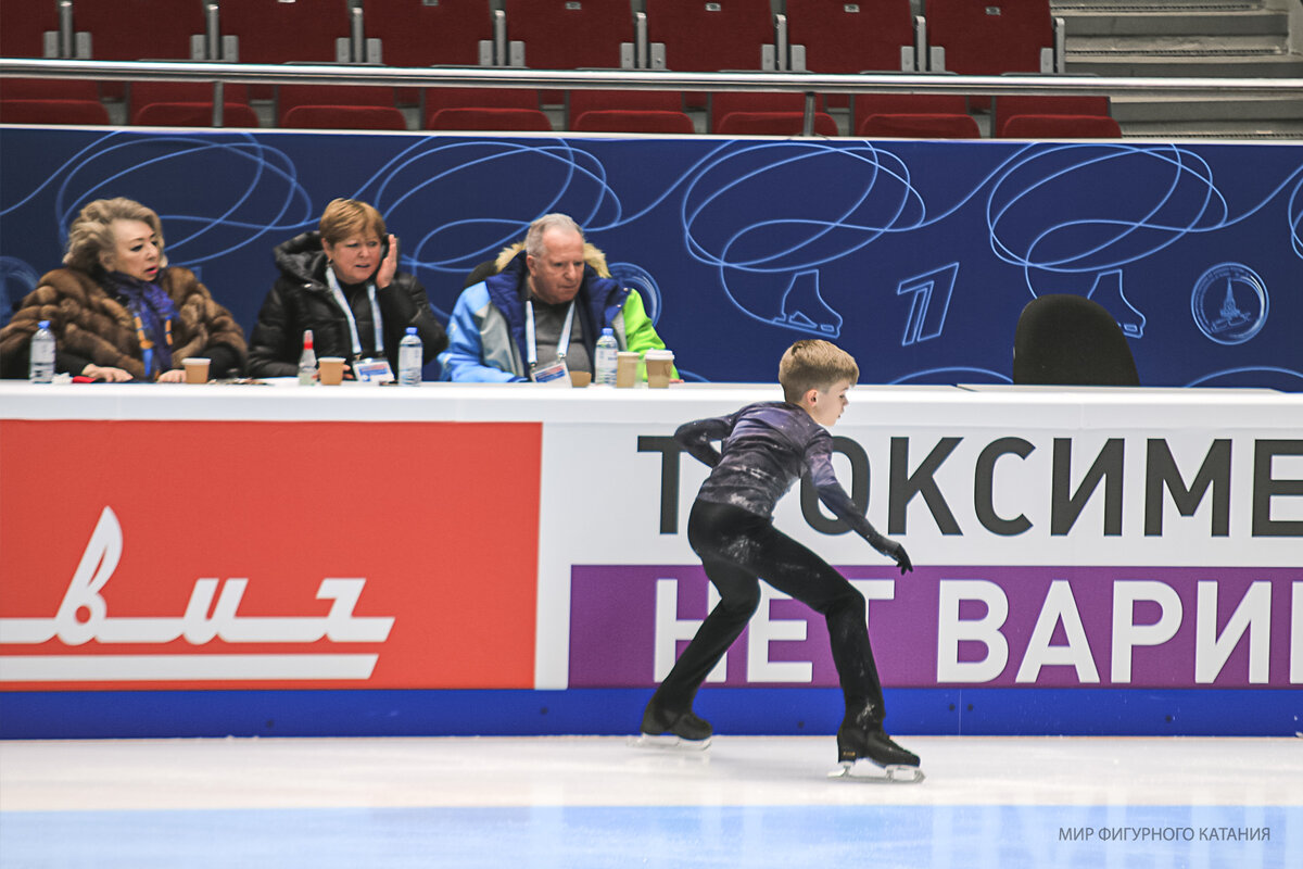 сколько лет льву лазареву фигуристу