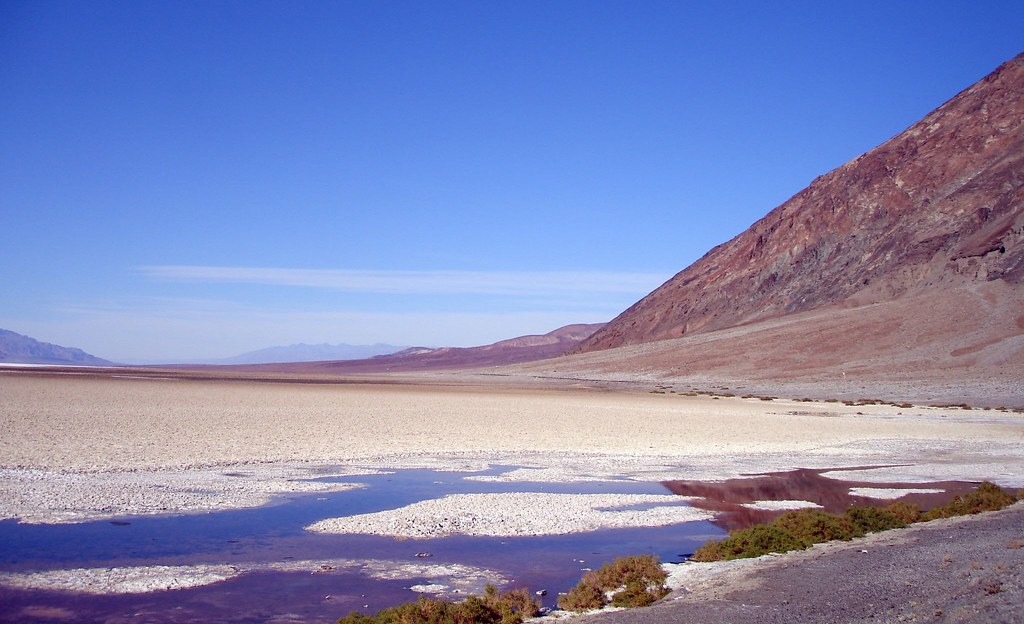 Badwater. Badwater Долина смерти. Озеро Бэдуотер в США. Озеро Бэдуотер в долине смерти. Долина смерти впадина Бэдуотер.