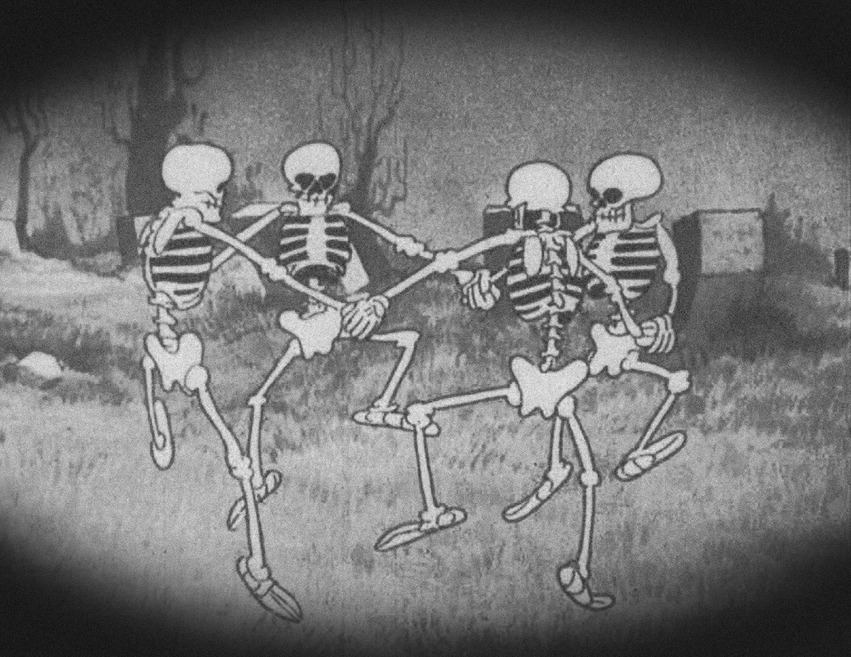Спуки скери скелетонс. Пляска скелетов Уолт Дисней 1929. Уолт Дисней Танцующие скелеты. Уолт Дисней танец скелетов. Танец скелетов мультфильм 1929.