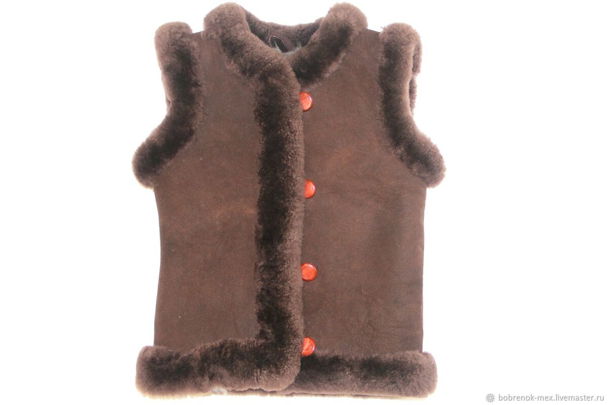 Жилетка, похожая на ту, что была на кассире-контролёре.