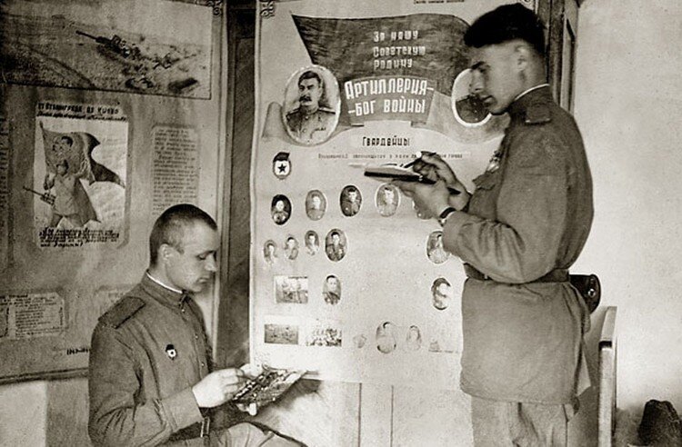 На политзанятиях в пехотном училище. Уфа, фото 1943 или 1944 г. 