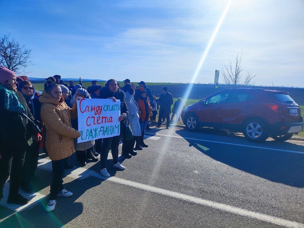 Граждане выходят не только в столице, протестуют и в меньших городах. Перекрывают дороги! 